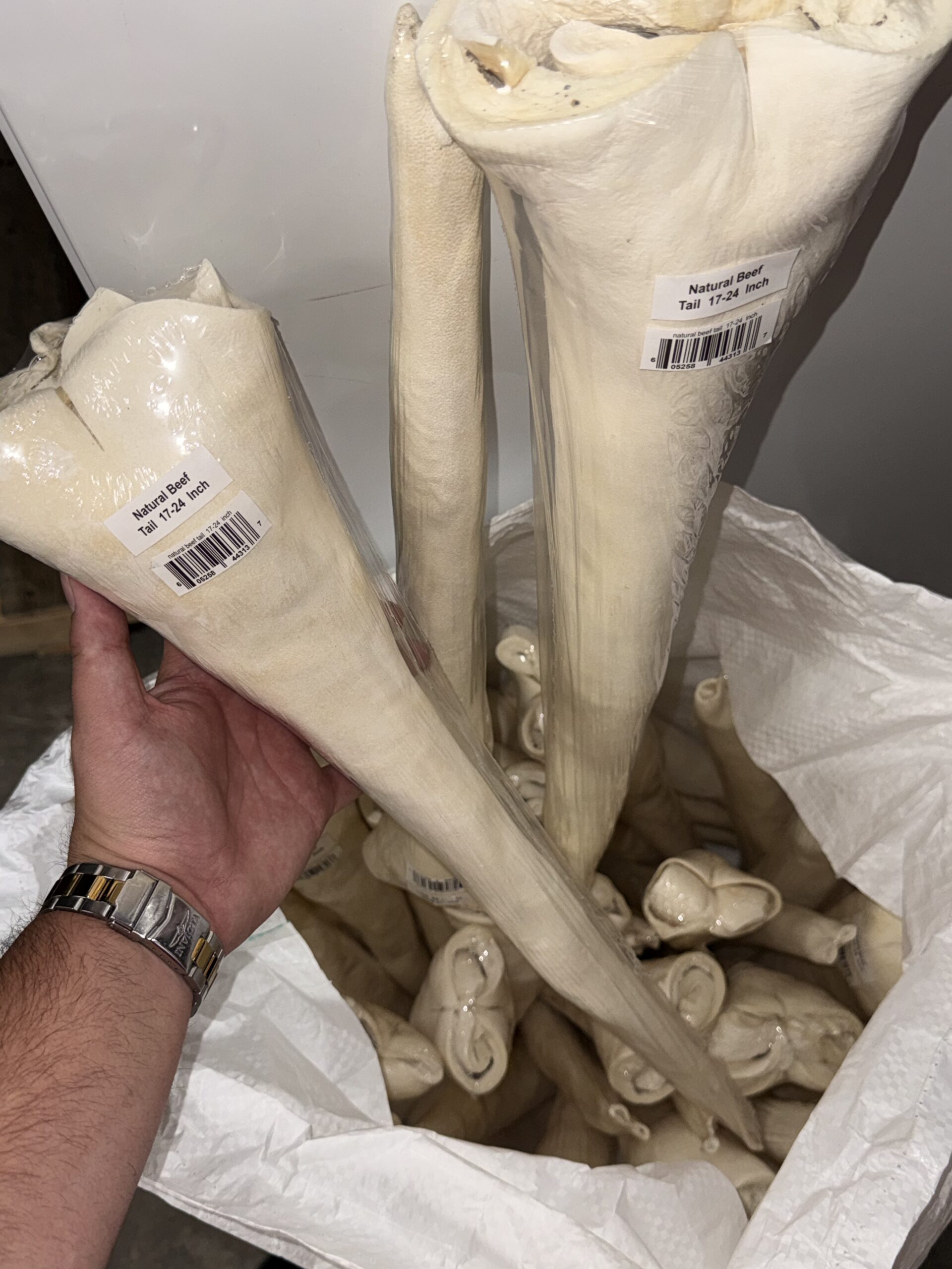 NATURAL BEEF TAIL 17-24 INCH